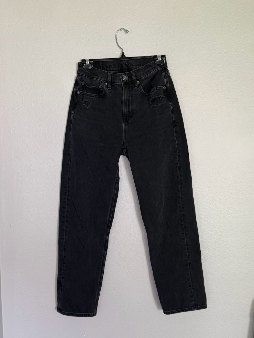 American Eagle Real Good Black High Waisted Mom Jeans Distressed Size 2 Regular
